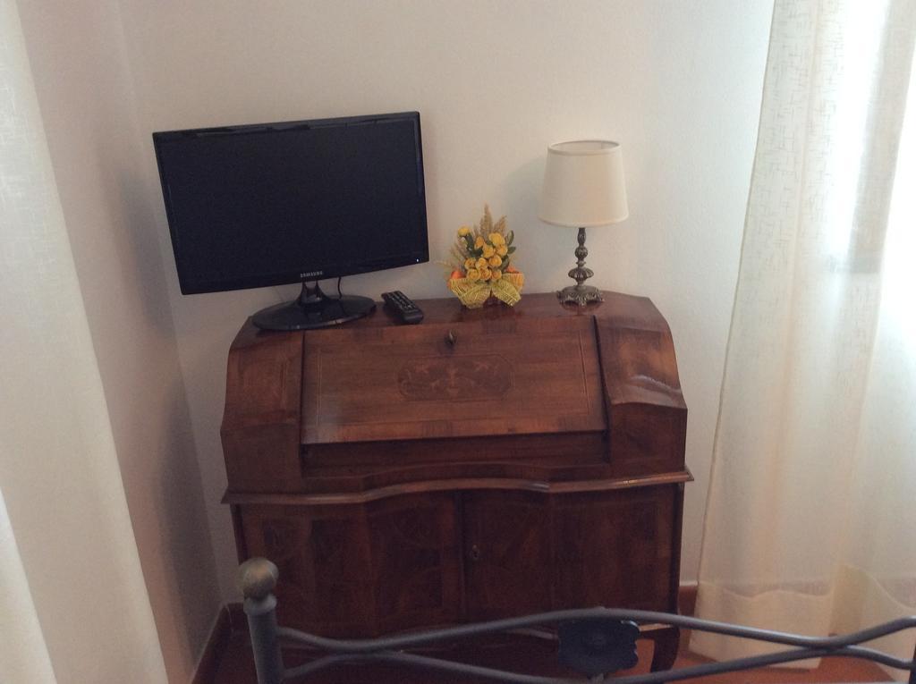 Il Porticato Bed and Breakfast Πίζα Δωμάτιο φωτογραφία